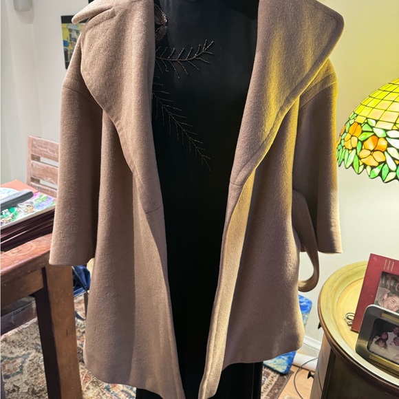 Beautiful wrap coat from Saks Fifth Avenue. Camel color. Excellent condition. - Picture 3 of 4